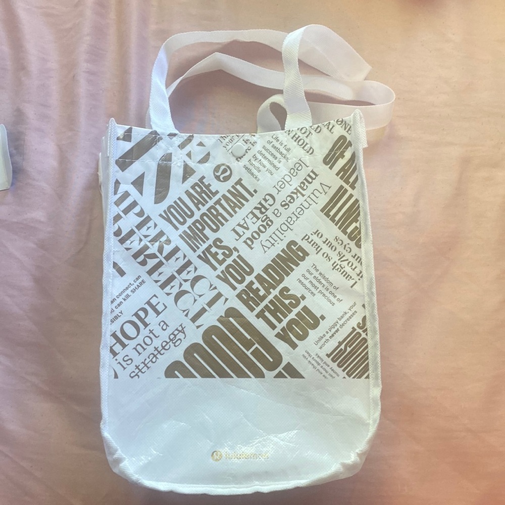 Lulu lemon tote bag
